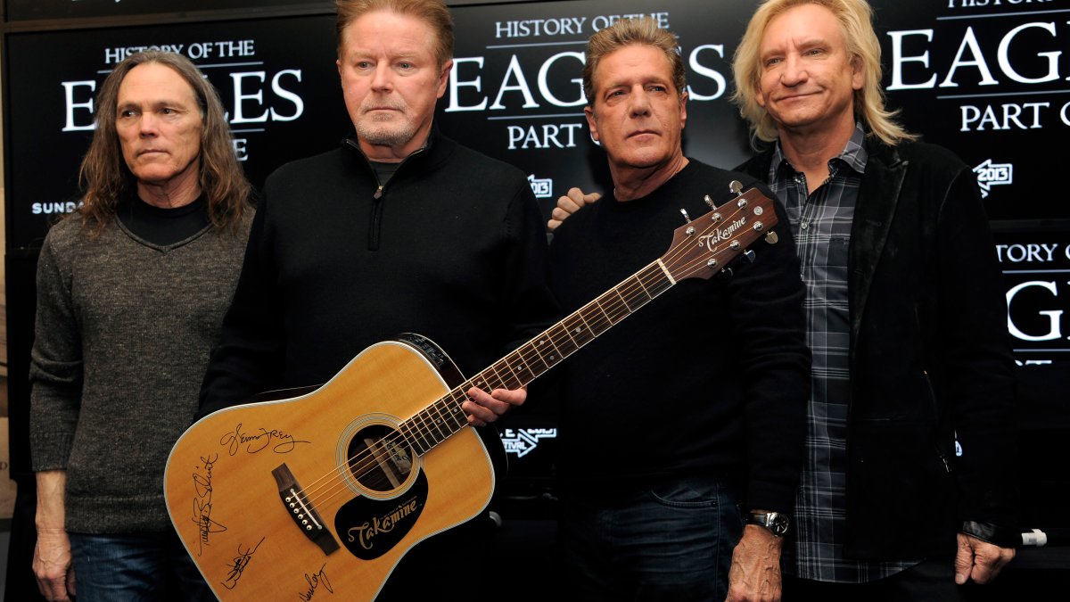 'Hotel California' Handwritten Lyrics Allegedly Stolen, 3 Charged in Scheme – NBC Bay Area - Vimarsana News