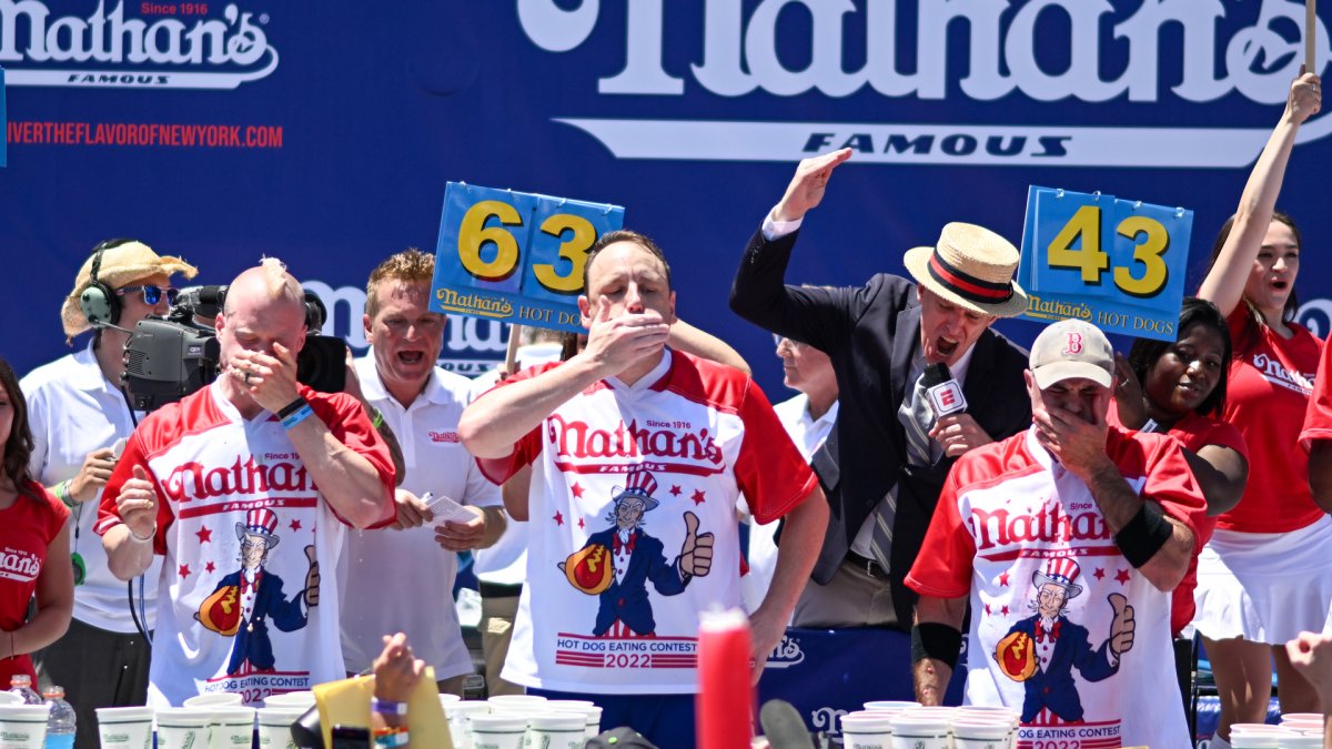 Joey Chestnut wins his 17th July Fourth hot dog eating contest – NBC
