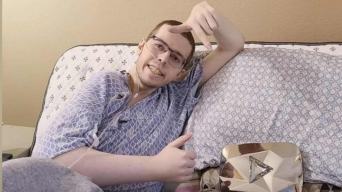 Minecraft YouTuber Technoblade Dies at 23 – NBC Bay Area - Vimarsana News