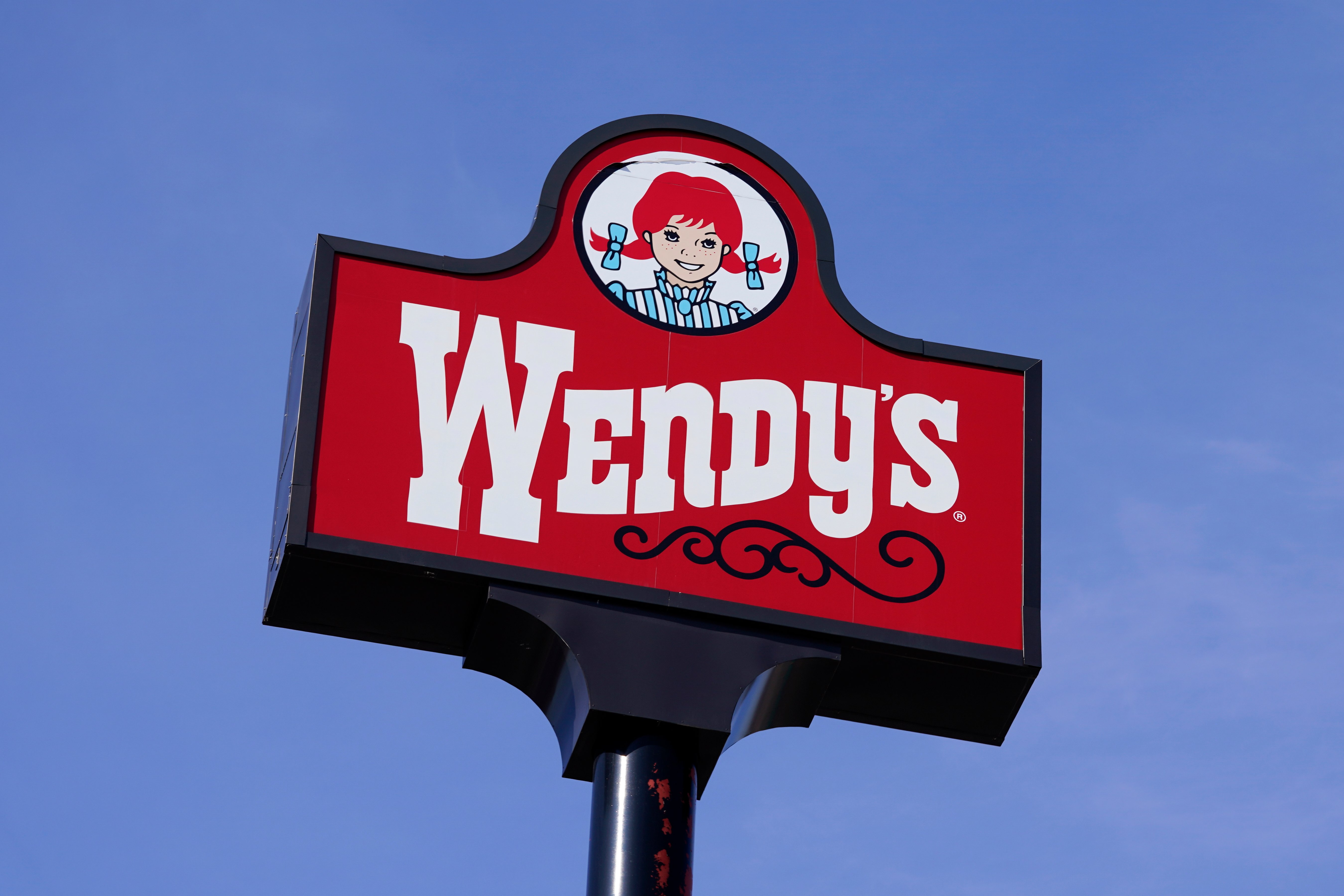 Woman alleges Wendy's meal caused foodborne illness, led to $93K in medical bills