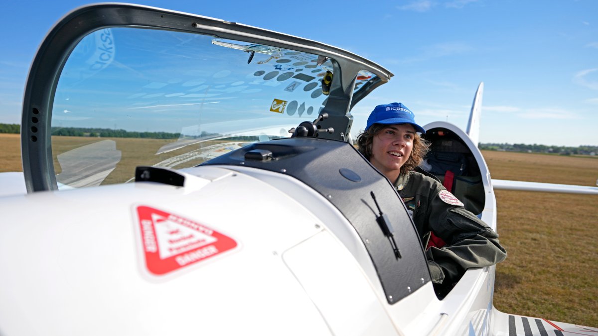 Teen Pilot Flies Solo Around the World, Earning Guinness World Record – NBC  Bay Area