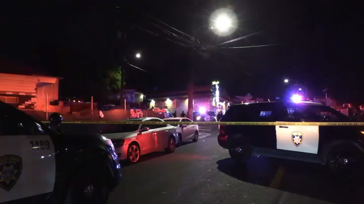 Police Investigate 2 Fatal Shootings in Oakland; Crash Hurts Officers ...