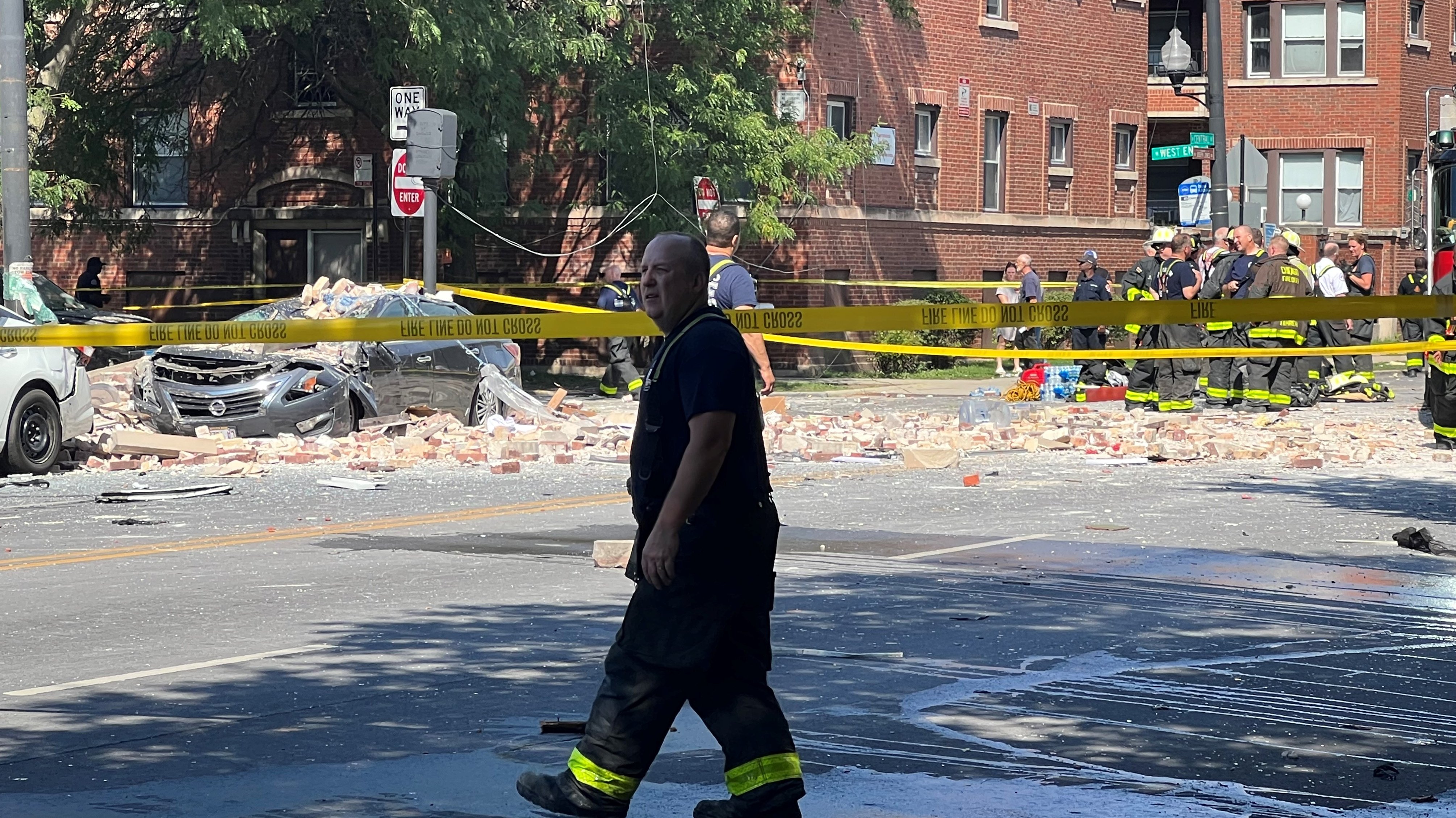 Eight People Injured in Chicago Apartment Building Explosion - Vimarsana News