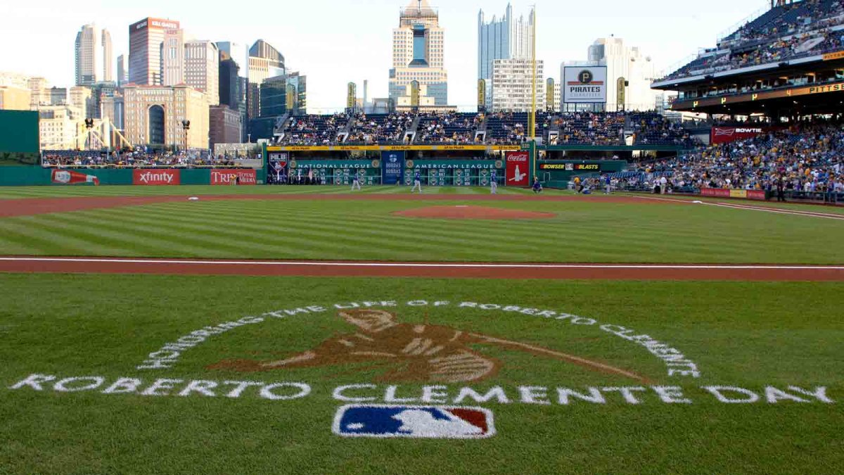 MLB celebrates Roberto Clemente Day