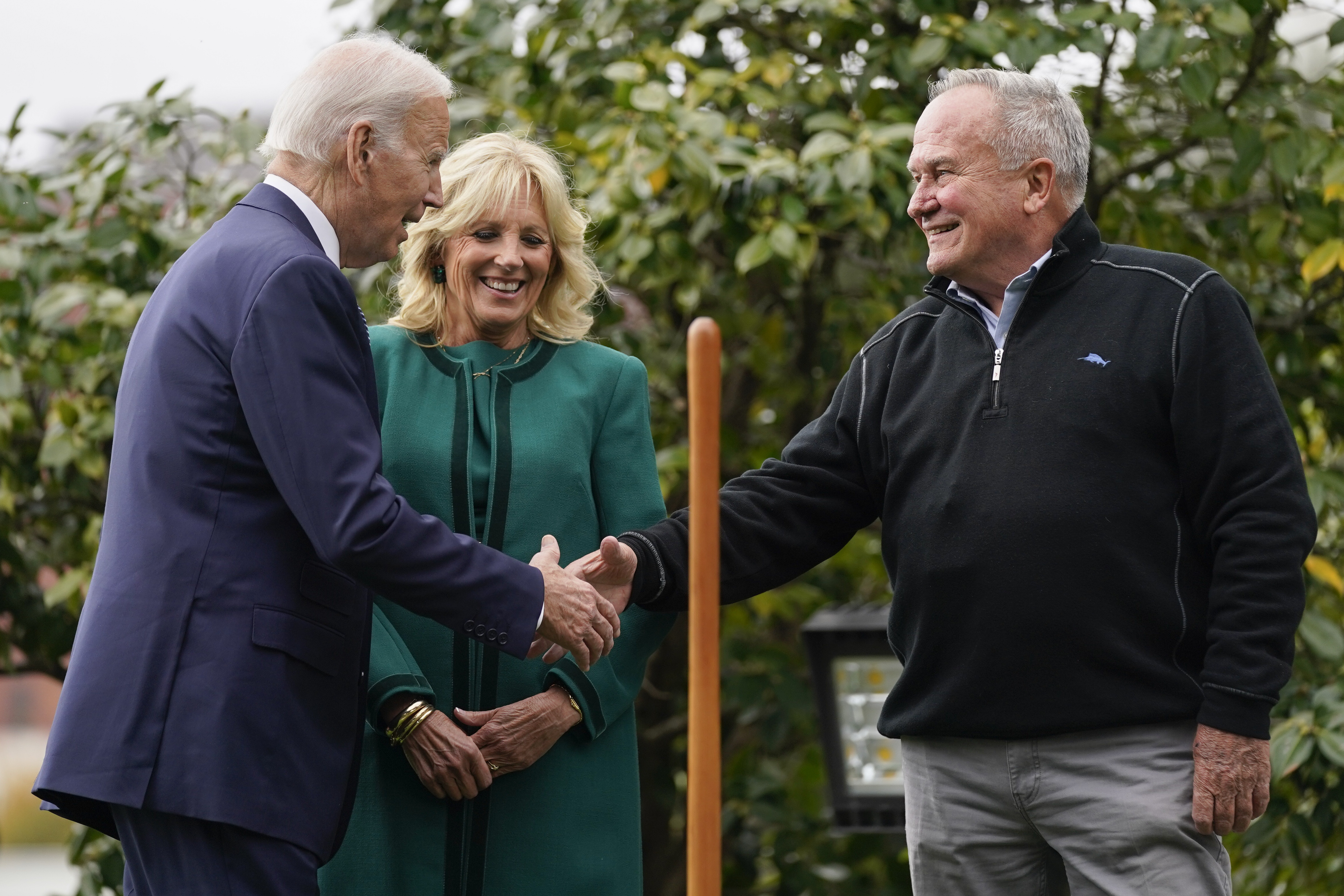 Bidens Honor White House Groundskeeper Dale Haney – NBC Bay Area - Vimarsana News