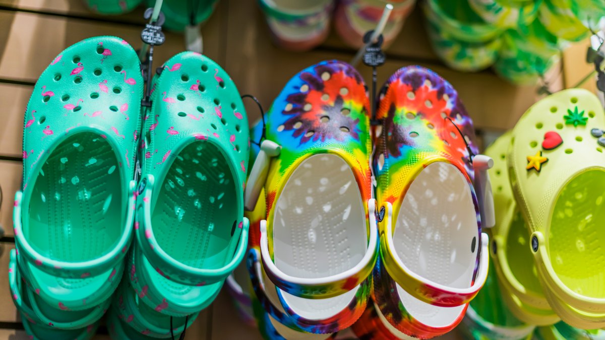 Croctober: Crocs to Give Away Thousands of Free Shoes for 20th Anniversary – NBC Bay Area - Vimarsana News