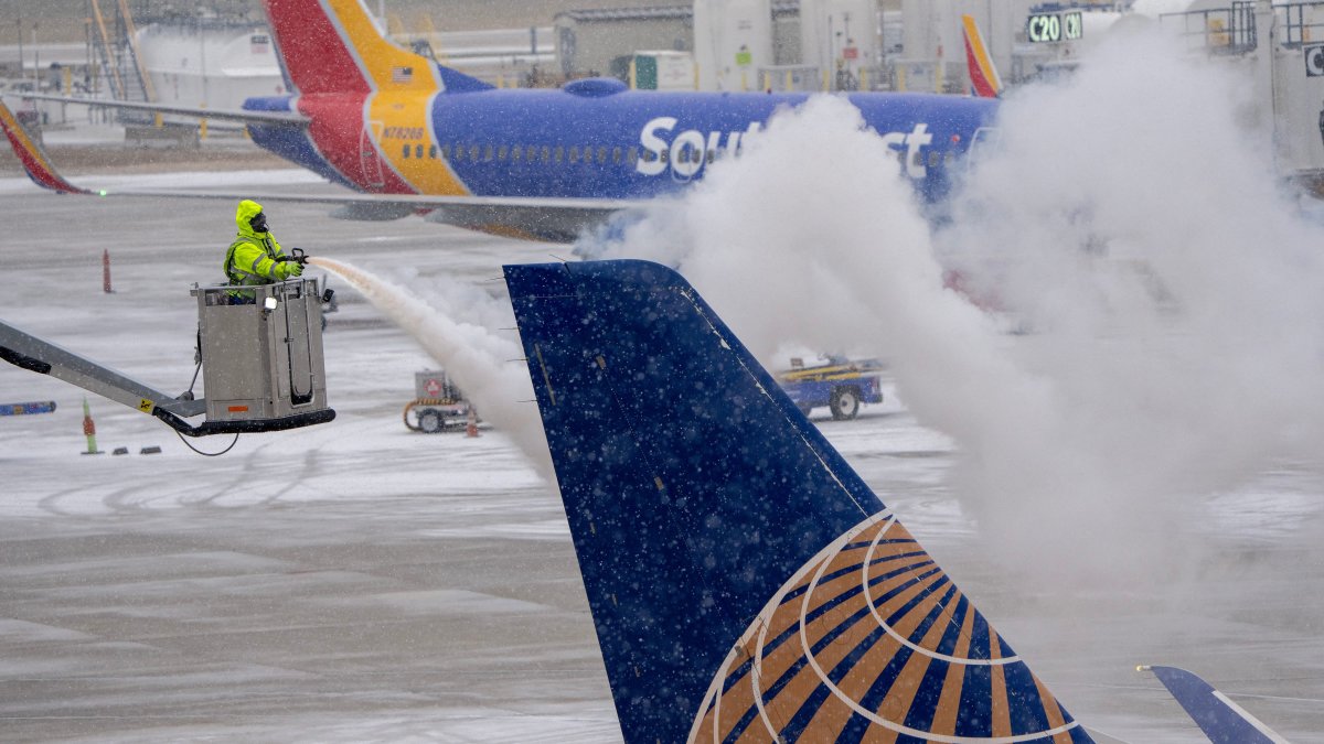 Airlines Cancel 17,000 Flights Due to Severe Winter Weather But Disruptions  Ease – NBC Bay Area