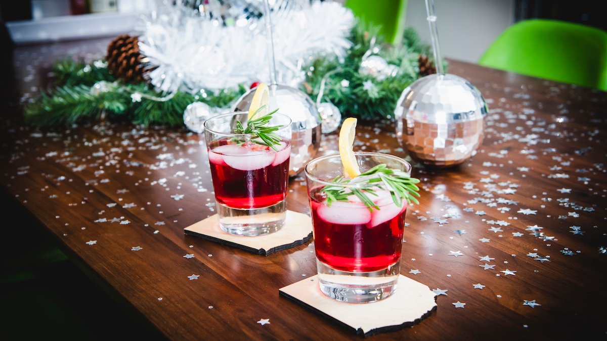 4 Festive Cocktail Recipes for Your Holiday 2022 Party – NBC Bay Area - Vimarsana News