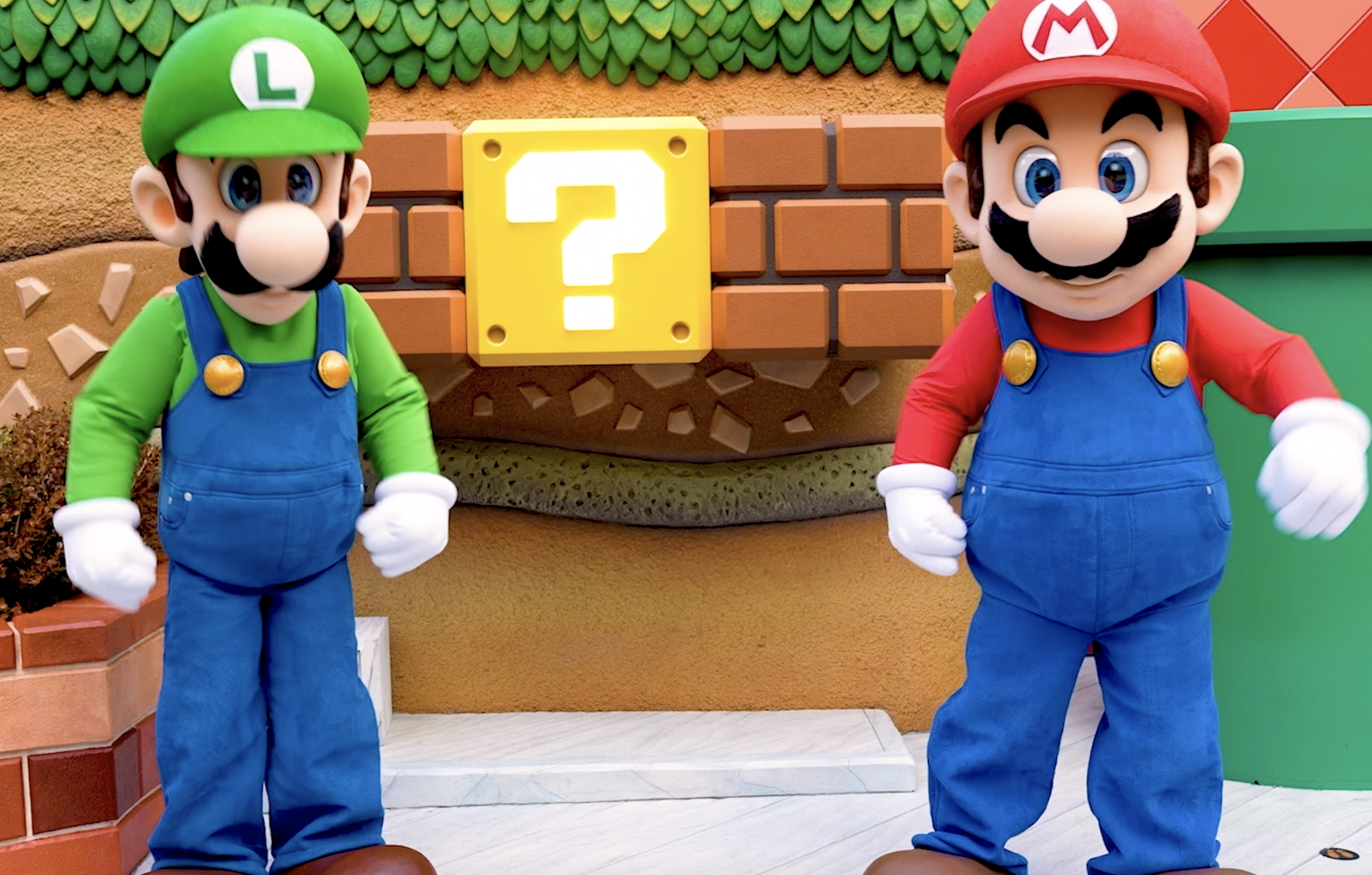 Luigi and Mario welcome guest to Super Nintendo World. Credit: Universal Studios Hollywood