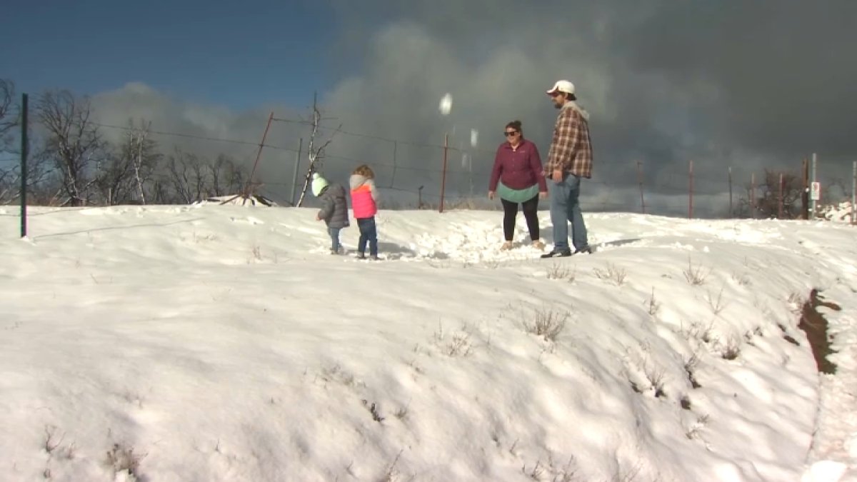 Families Head to Mount Hamilton to Enjoy Snow Brought by Weekend Storm - Vimarsana News