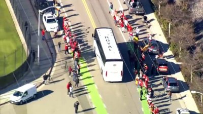 49ers, Fans Prepare for Rainy Playoff Game at Levi's Stadium 