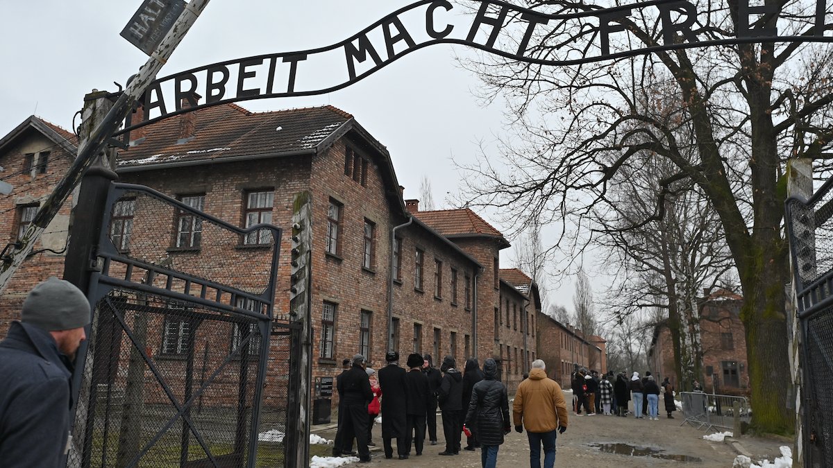 Auschwitz Survivors Mark Holocaust Remembrance Day 2023 – NBC Bay Area