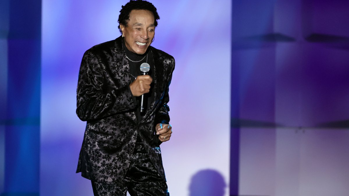 'King of Motown,' Smokey Robinson, to Release New Solo Album – NBC Bay Area - Vimarsana News