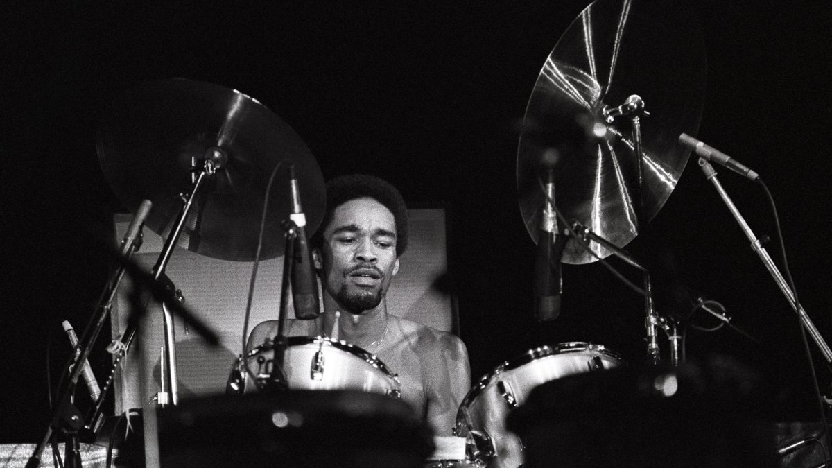 Fred White, Former Drummer for Chicago-Based Earth, Wind & Fire, Dies – NBC Bay Area - Vimarsana News