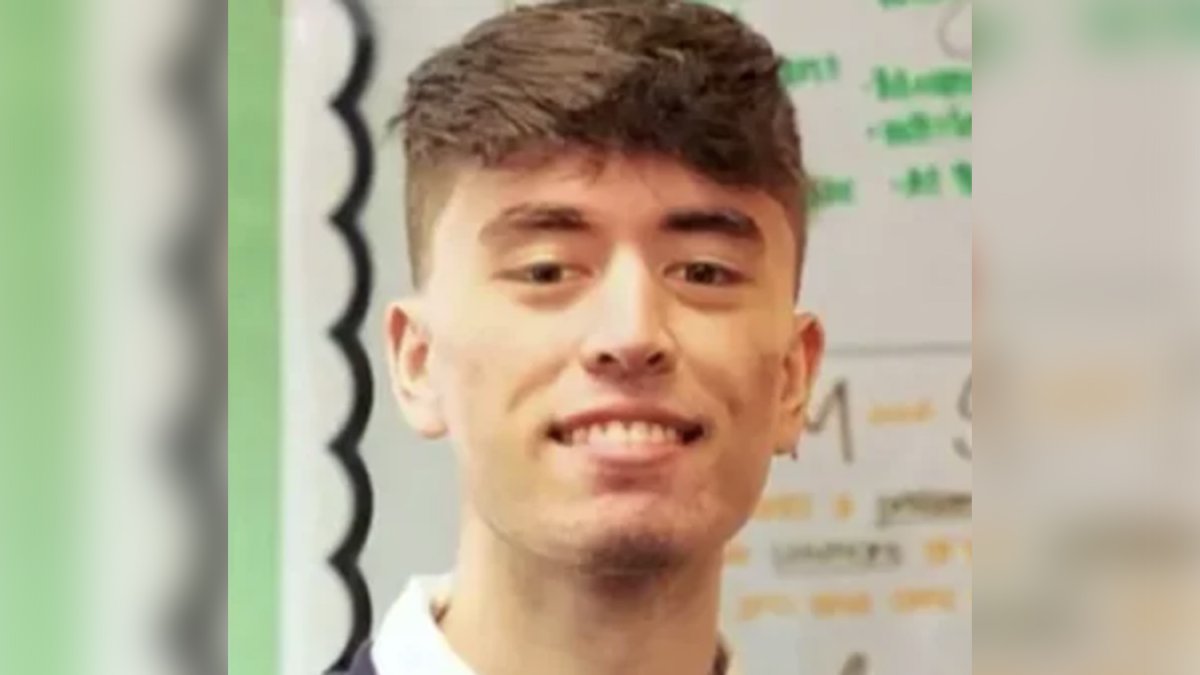 High School Senior Dies of Cardiac Arrest After Being Found Unresponsive in Bathroom After Gym Class - Vimarsana News