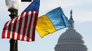 Ukrainian and U.S. flags are flown along Pennsylvania Avenue leading to the U.S. Capitol ahead of a visit by Ukraine’s President Volodymyr Zelenskyy for talks with U.S. President Joe Biden and an address to a joint meeting of Congress in Washington, U.S., December 21, 2022. 