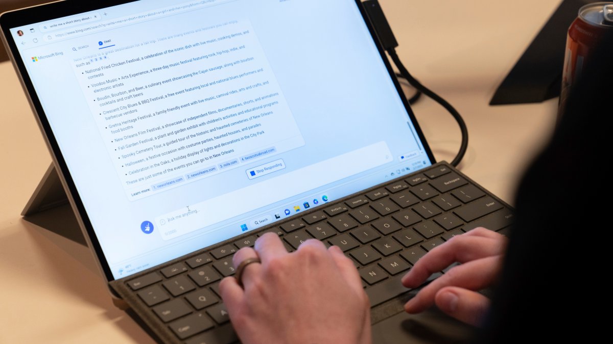 Google, Microsoft Among Tech Companies Unveiling AI Search Chatbots – NBC Bay Area - Vimarsana News
