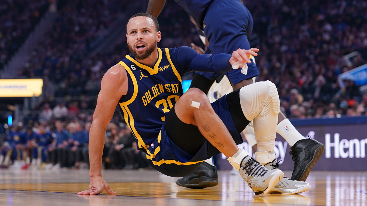 Steph Curry Injures Left Leg In Warriors-Mavericks, To Undergo MRI ...