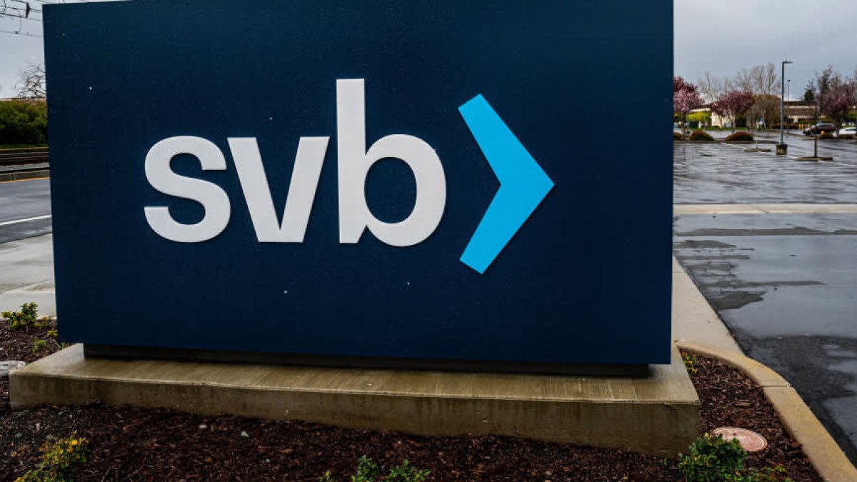 A conversation with Henry Mulak, NBC News, about the SVB Bank collapse