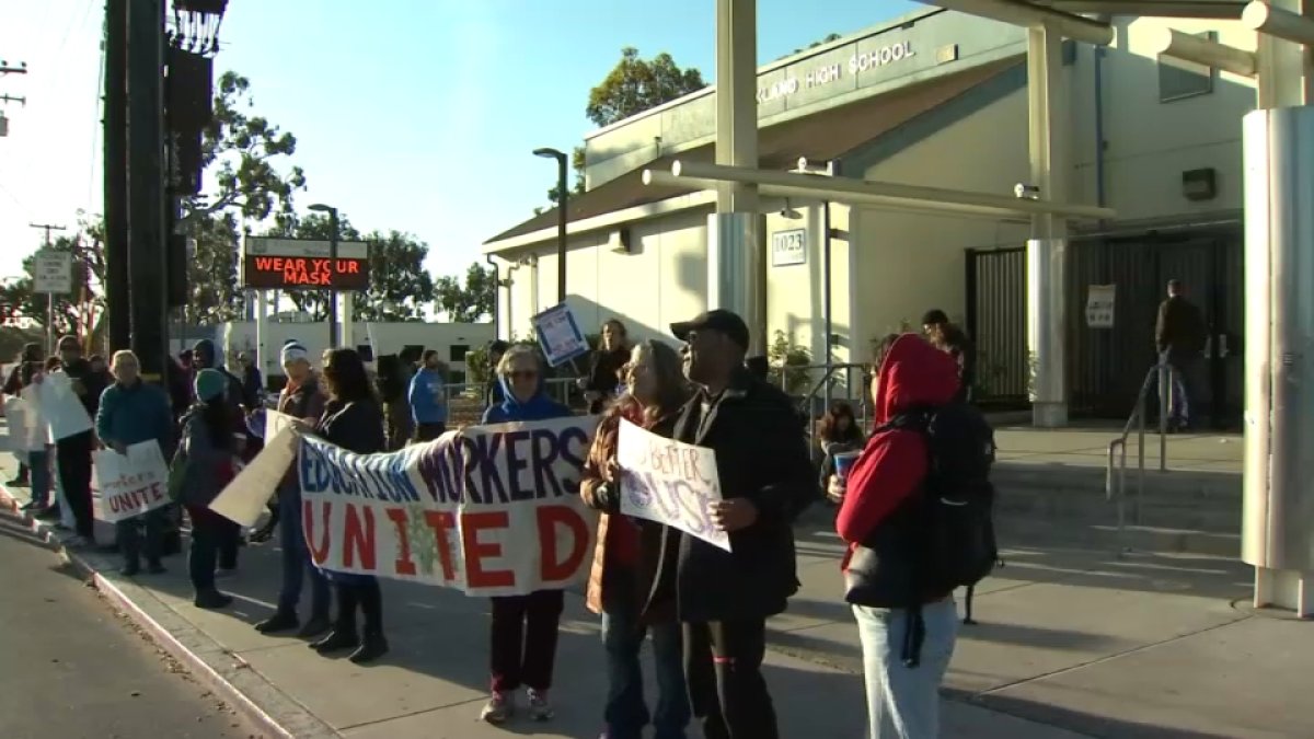 Hundreds of Oakland Teachers Participate in Work Stoppage – NBC Bay Area