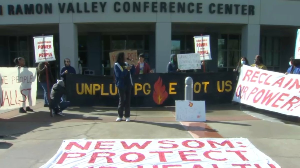 Protesters at Wildfire Conference in San Ramon Call for PG&E Accountability - Vimarsana News