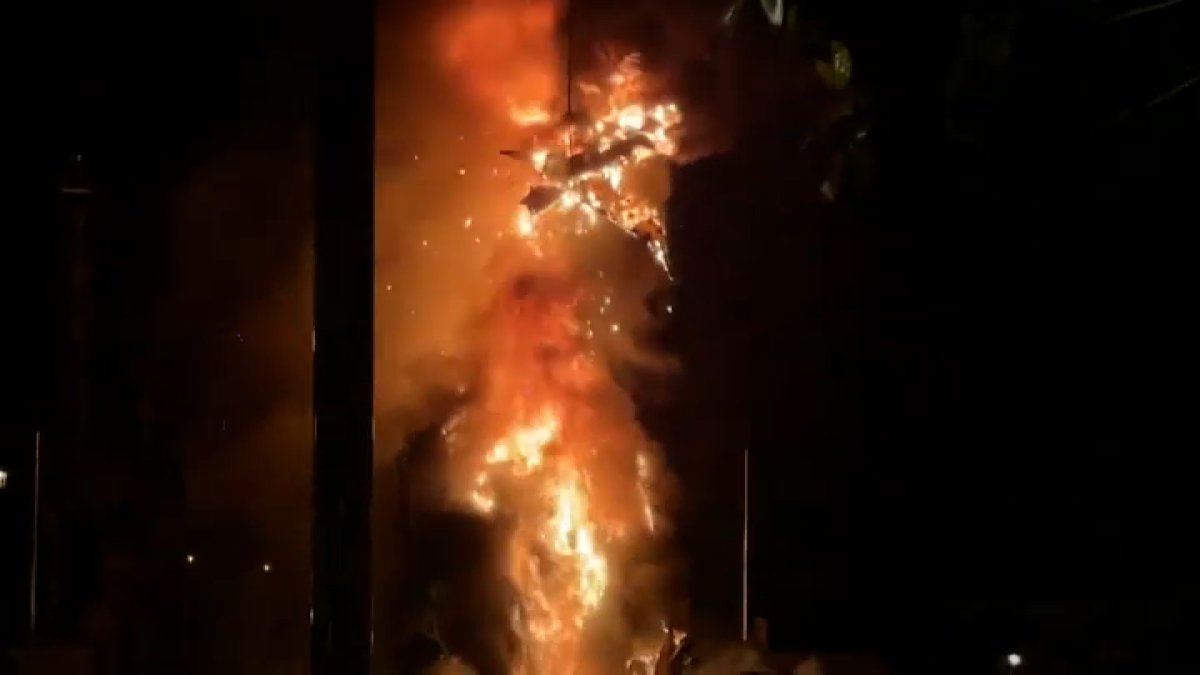 Giant Dragon Catches Fire During 'Fantasmic!' Show at Disneyland – NBC Bay Area - Vimarsana News