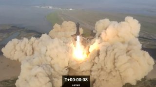SpaceX’s next-generation Starship spacecraft atop its powerful Super Heavy rocket lifts off from the company’s Boca Chica launchpad on a brief uncrewed test flight near Brownsville, Texas, U.S. April 20, 2023 in a still image from video.