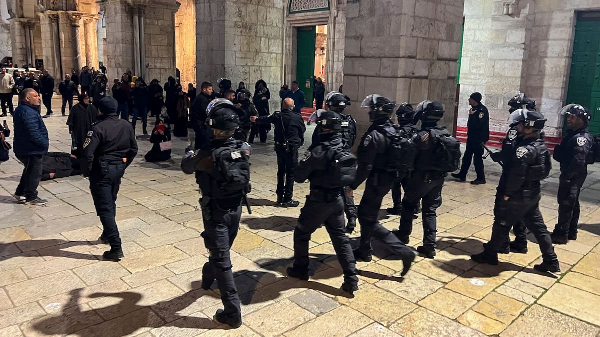Israeli Forces Storm Al-Aqsa Mosque in Jerusalem, Sparking Clashes – NBC Bay Area - Vimarsana News