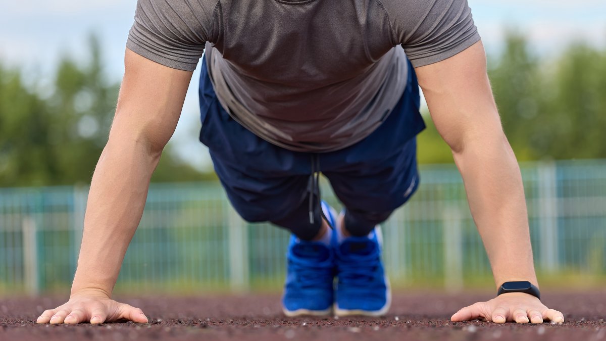 Australian Man Breaks World Record For Push-Ups – NBC Bay Area - Vimarsana News