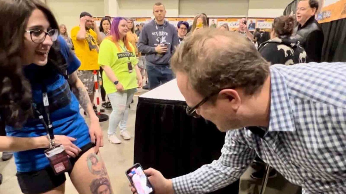 Watch Rainn Wilson React to Superfan's 23 'The Office' Tattoos – NBC Bay Area - Vimarsana News