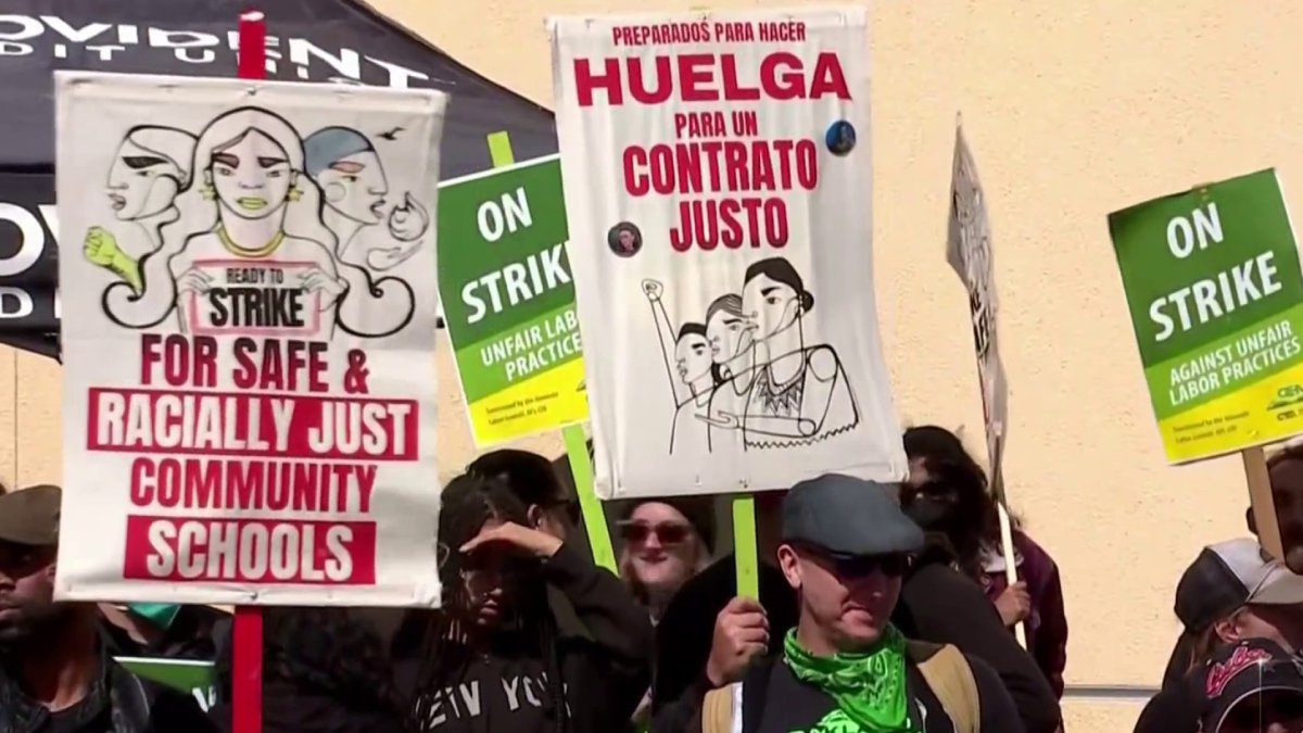 Oakland Teachers, Supporters Rally on Fifth Day of Strike - Vimarsana News