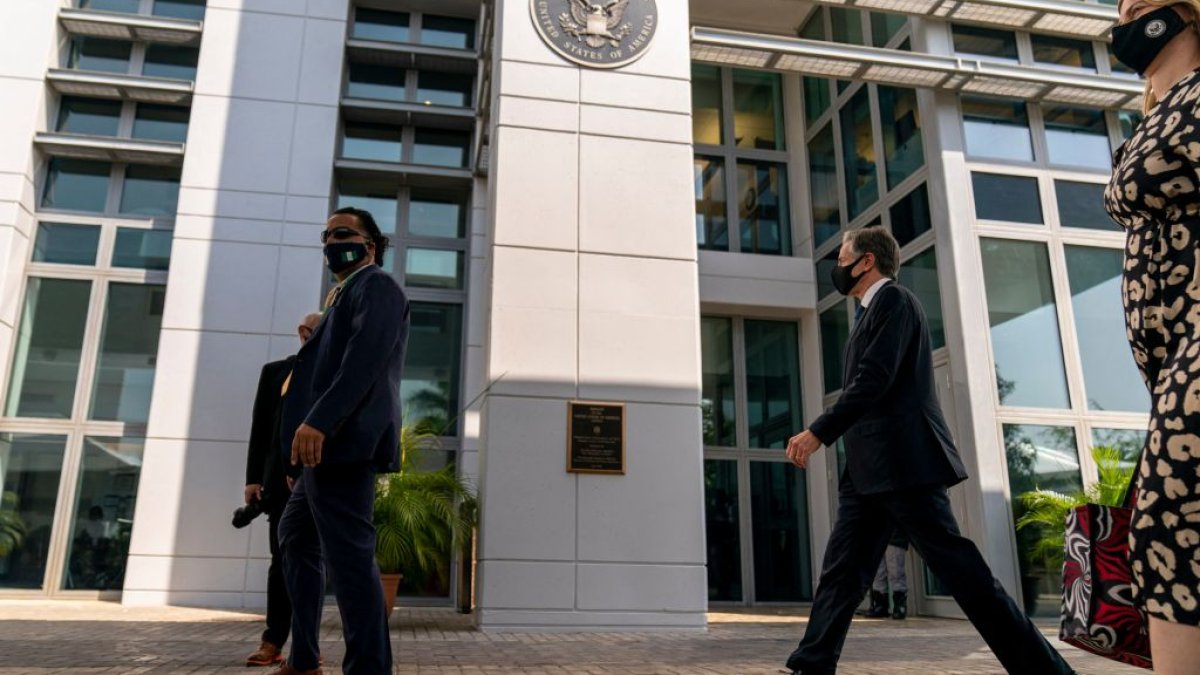 Gunmen Attack Us Embassy Convoy In Nigeria Killing 4 Nbc Bay Area