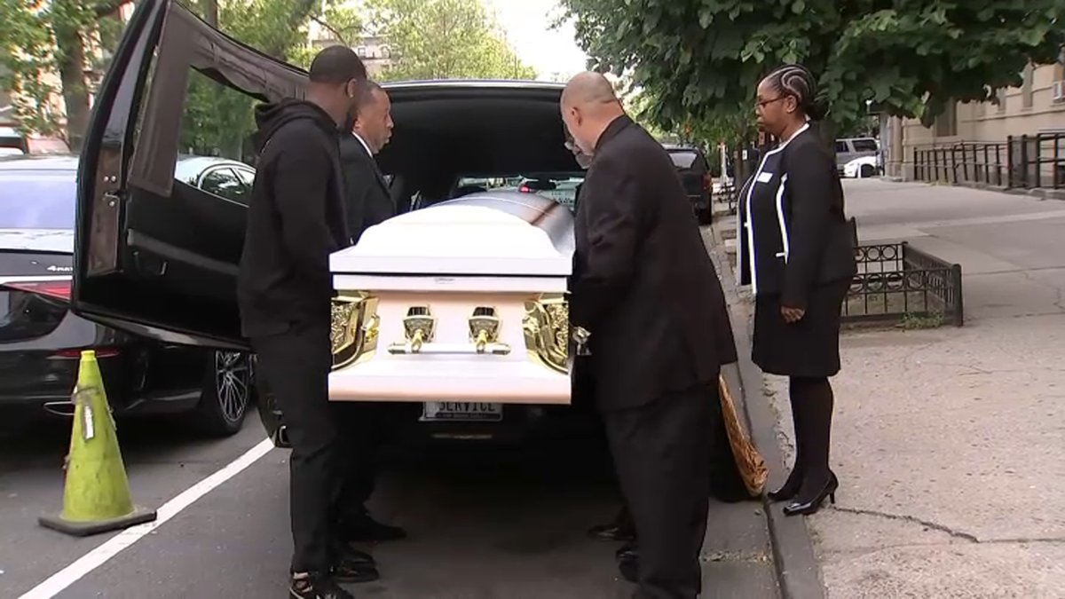 Jordan Neely Mourned During Emotional Funeral at Harlem Church - Vimarsana News