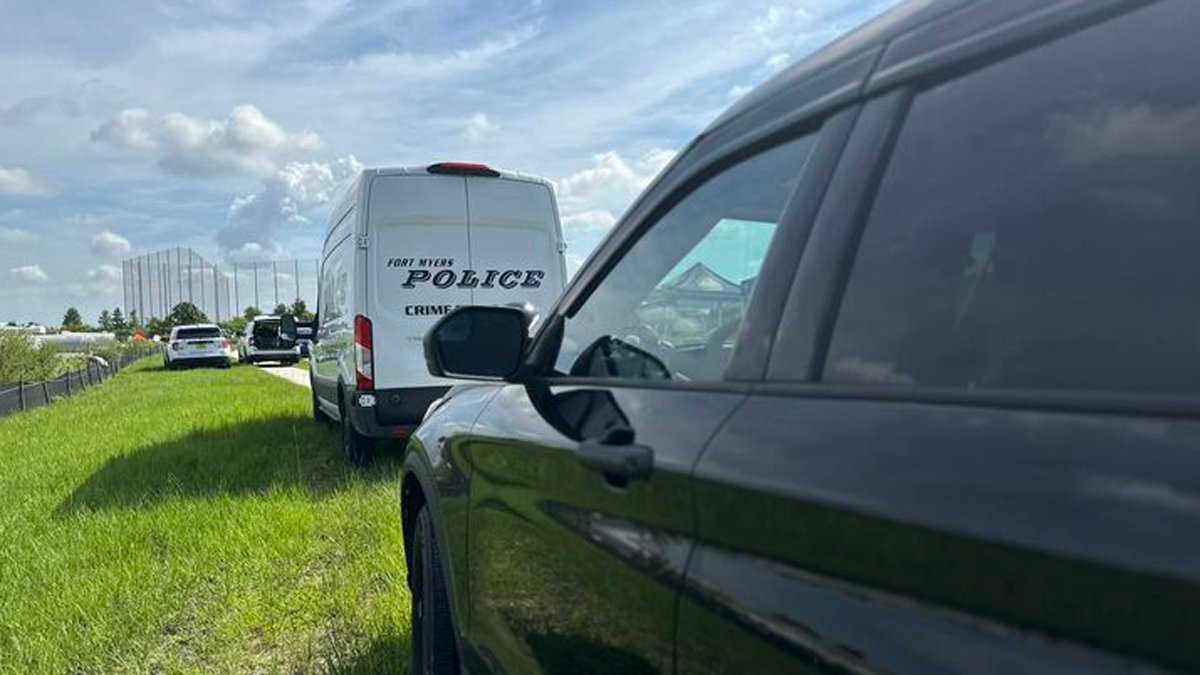 5 Florida teens killed when car swerves off road and sinks in pond - Vimarsana News