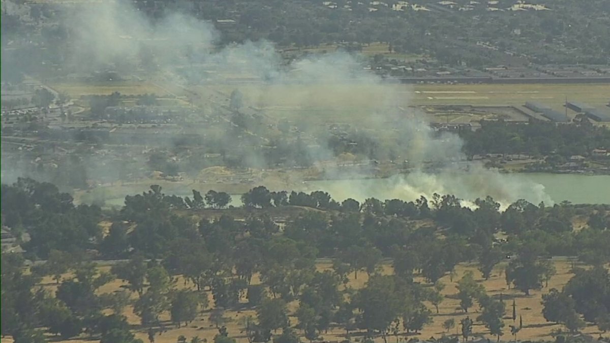 crews-respond-to-grass-fire-at-lake-cunningham-park-in-san-jose-nbc