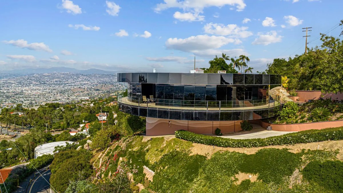 Inside the $5.3M rotating home for sale in San Diego County – NBC Bay Area - Vimarsana News