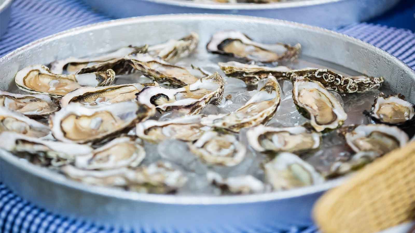A Missouri man died after eating raw oysters from seafood stand, health officials say - Vimarsana News