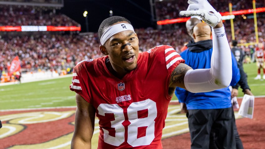 Deommodore Lenoir waving at fans after the 49ers’ win over the Dallas Cowboys.