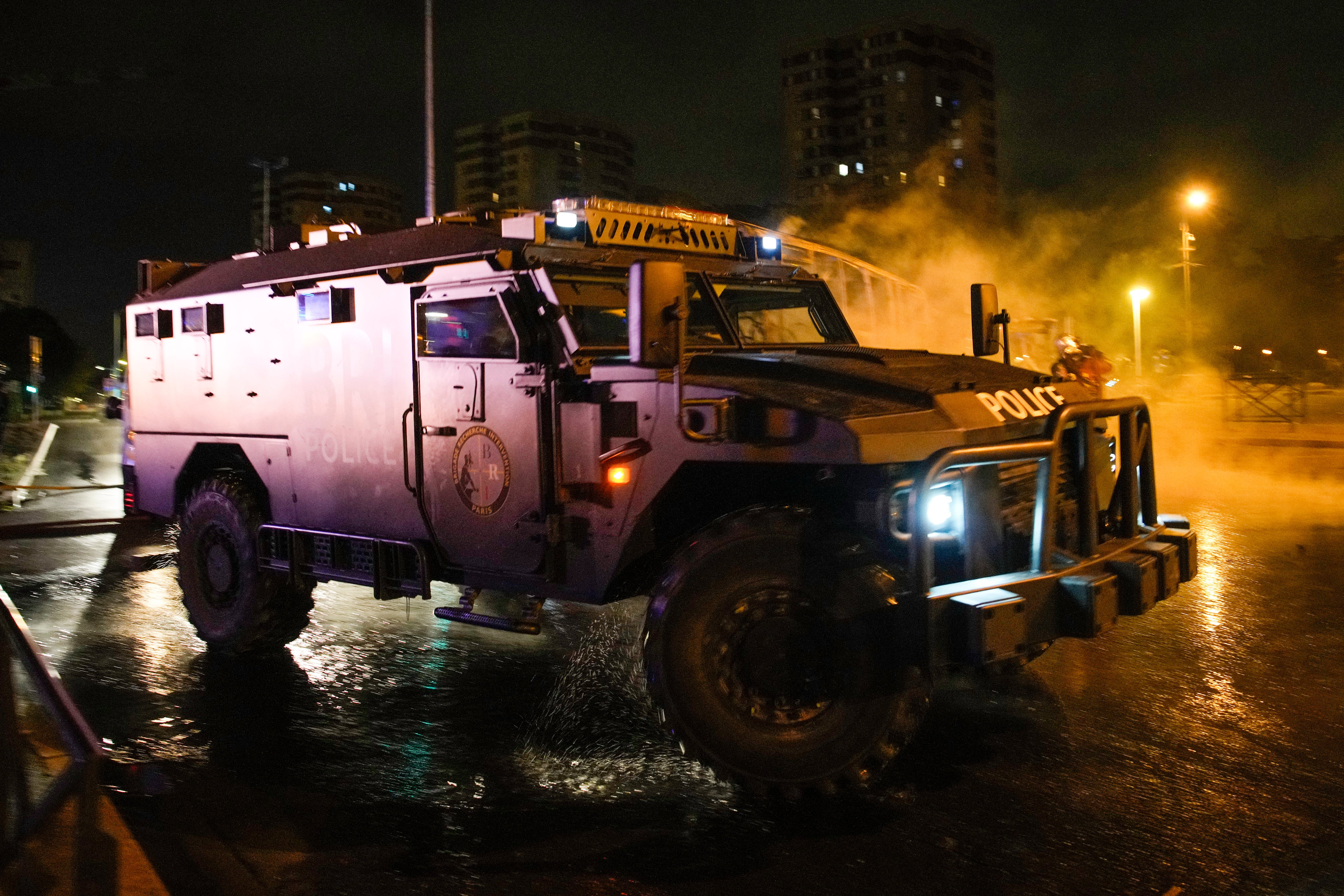 France protests: over 900 arrested as unrest spreads across cities – NBC Bay Area - Vimarsana News