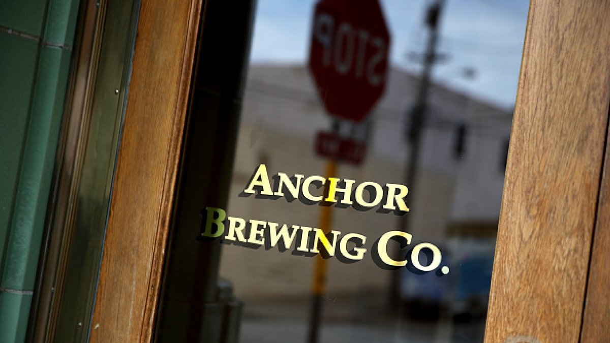Histórica San Francisco Anchor Brewing Company cesa operaciones – Telemundo Area de la Bahía de Telemundo