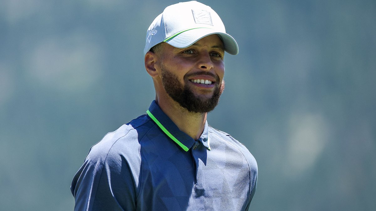 Steph Curry unleashes JR Smith celebration after swishing shot at golf ...