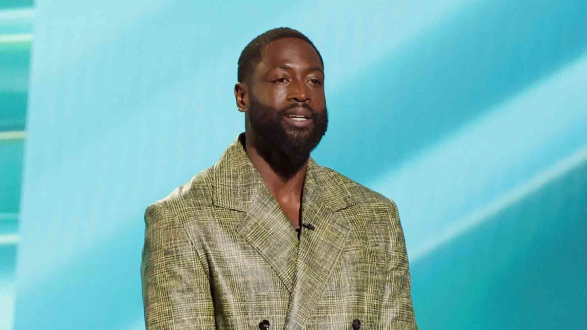 Dwyane Wade joins Chicago Sky's ownership group – NBC Bay Area - Vimarsana News