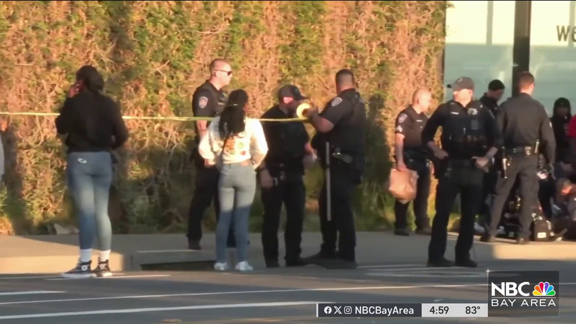 Roving Gangs Of Looters Ransack Emeryville Stores Along Bay Street