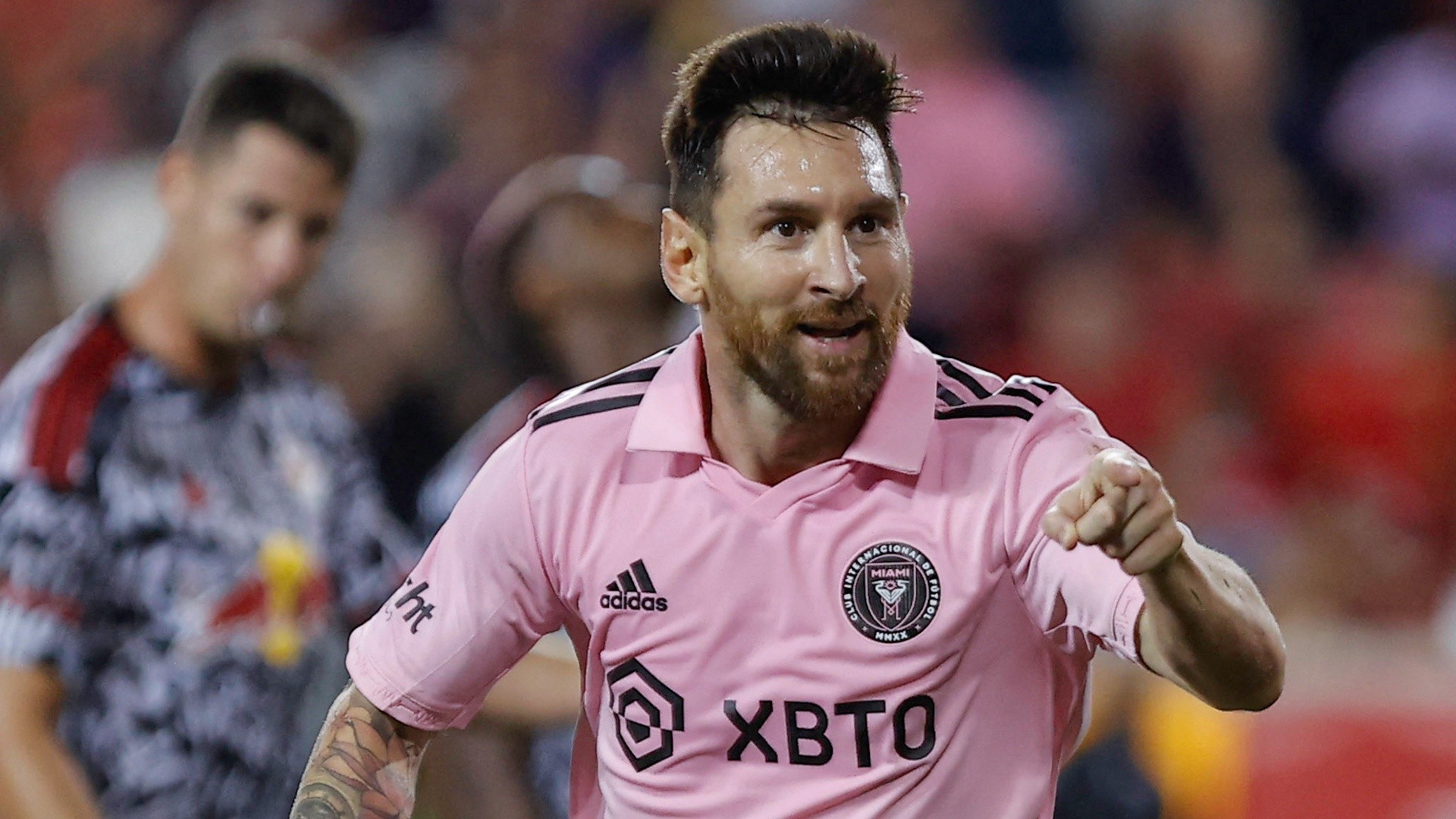 Lionel Messi scores on his MLS debut for Inter Miami