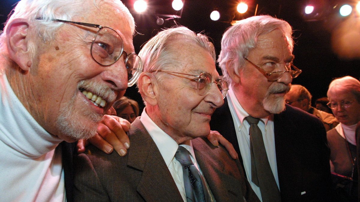 Tom Jones, creator of record-setting musical 'The Fantasticks,' dies at 95 – NBC Bay Area - Vimarsana News