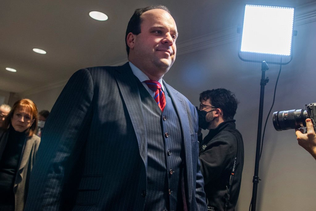 Trump advisor Boris Epshteyn accused of groping two women at club in Arizona in 2021 – NBC Bay Area - Vimarsana News