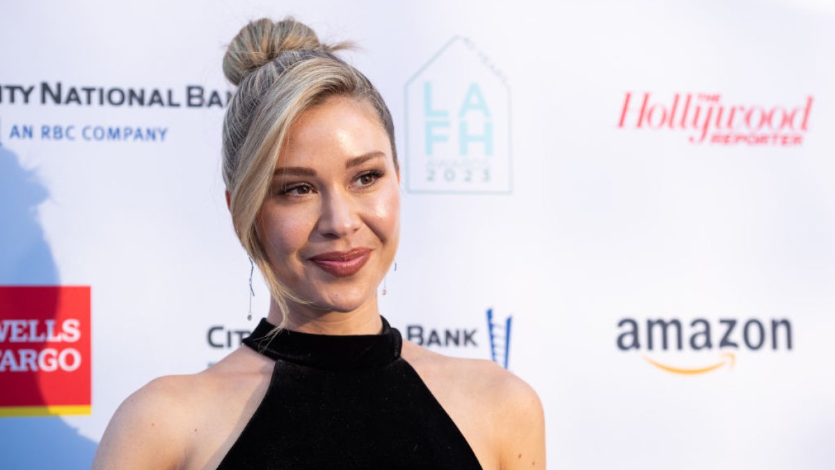 'Bachelorette' Gabby Windey announces she is dating Robby Hoffman – NBC Bay Area - Vimarsana News