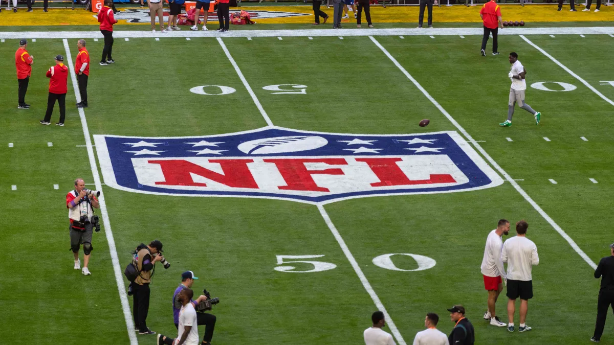 nfl teams with artificial turf