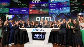 Arm CEO Rene Haas and executives cheer, as Softbank’s Arm, chip design firm, holds an initial public offering (IPO) at Nasdaq Market site in New York, U.S., September 14, 2023.