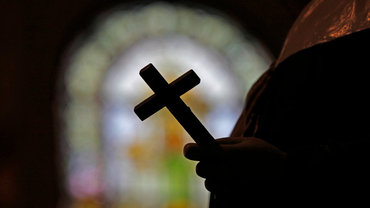 Louisiana grand jury charges 91-year-old disgraced priest with sexual assault – NBC Bay Area - Vimarsana News